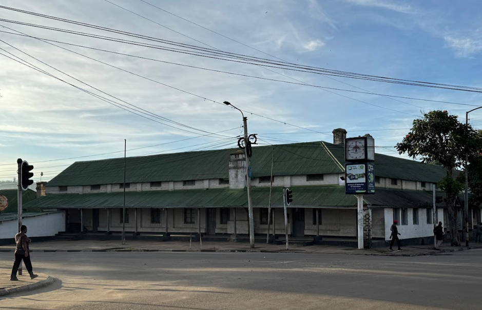 Does this old admin building qualify as "colonial Victorian architecture"?   Strictly speaking, I guess. so.