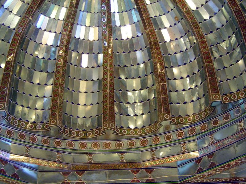 Dome in the ceiling of the Dil Kusha Mahal. The floor is mirrored, too.