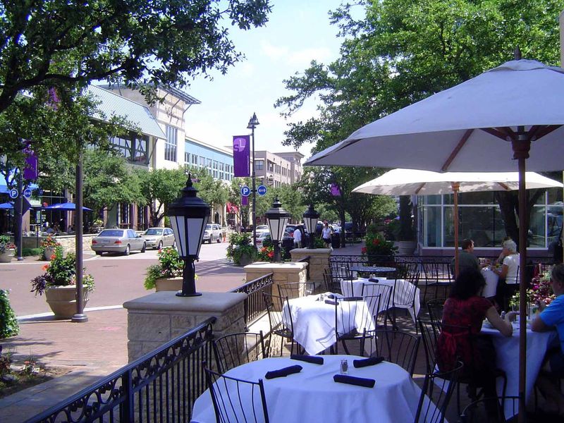 The design invites people to walk or sit outdoors, although most of the sitting space is for customers only.