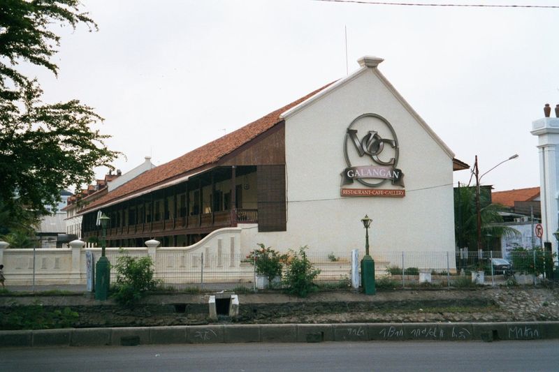Immediately to the south is the VOC shipyard, closed in 1809 and recently converted to a restaurant.