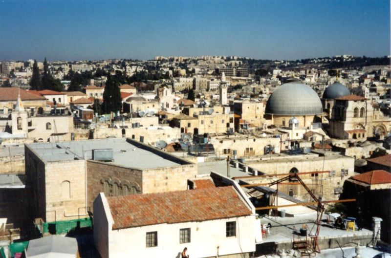 The dark dome of the Church of the Holy Sepulcher is of iron and dates only from 1808, after a fire destroyed a masonry dome that formerly l