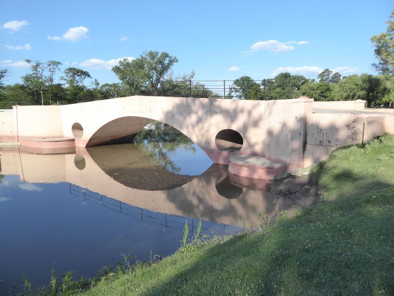 The name of San Antonio de Areco comes from the river, the Areco. The bridge, from 1857, is now a national historical monument.