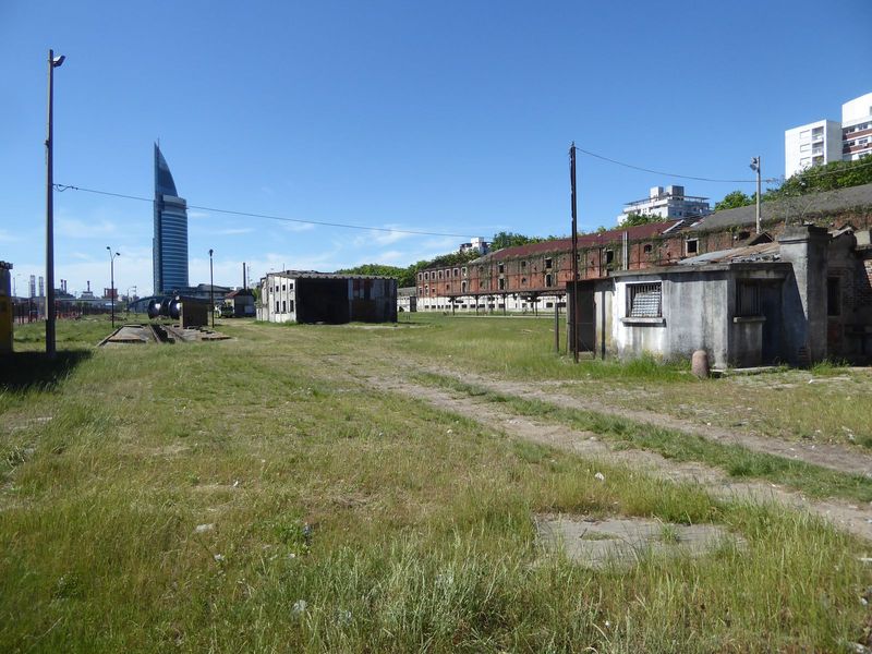 Looking away from the station: that's the Antel Telecom Tower and some trackside warehouses.
