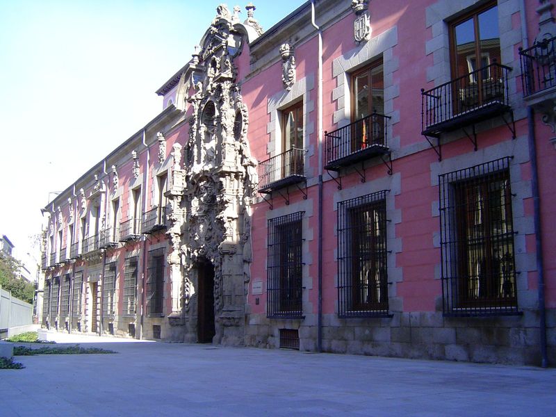 Ford writes: "The facade by the heresiarch Pedro Ribera, 1726, is the pet specimen of the vile taste of the Philip V period, and certainly e