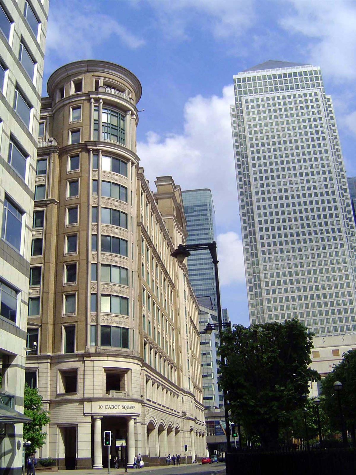 Another view of One Canada Place, with the stupendously boring North Colonnade on the left. For more on Canary Wharf, see London 9: East End