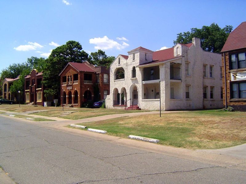 East Street duplexes and apartments, from the mid-1920s.
