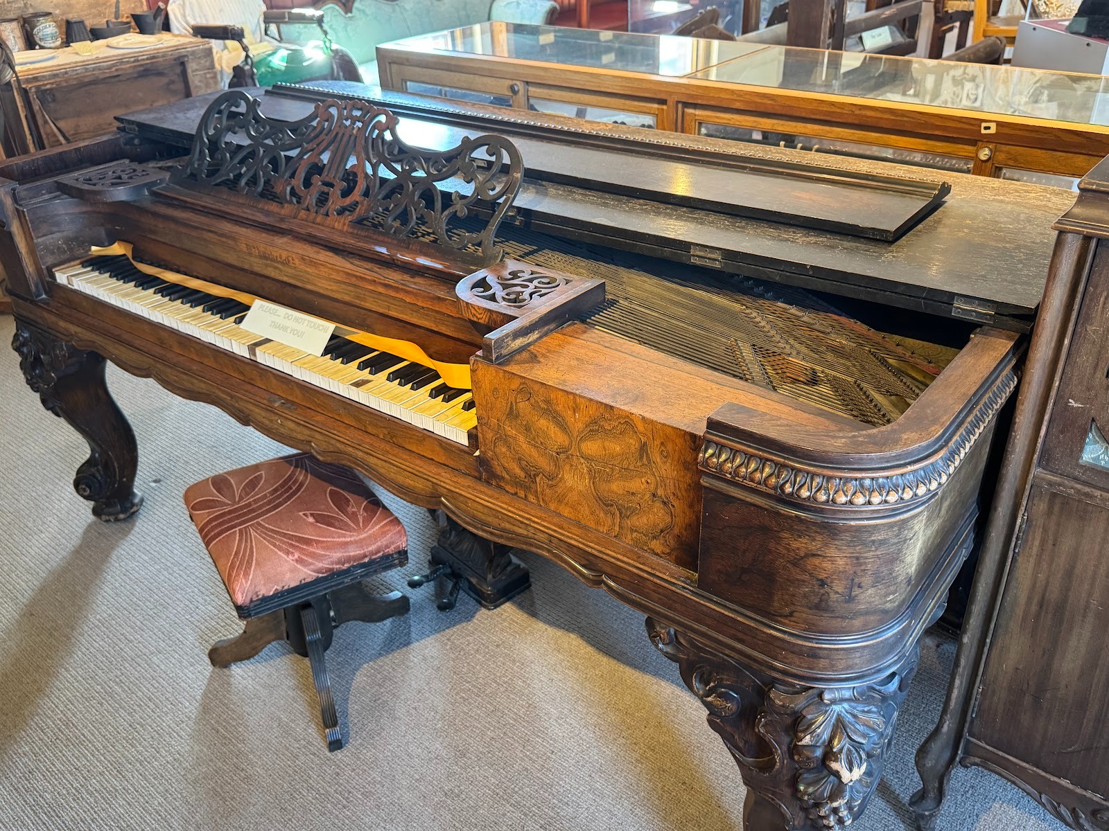 I do hate pianos with missing ivories.  It's the stuff of bad dreams, especially when it escalates to broken keys.