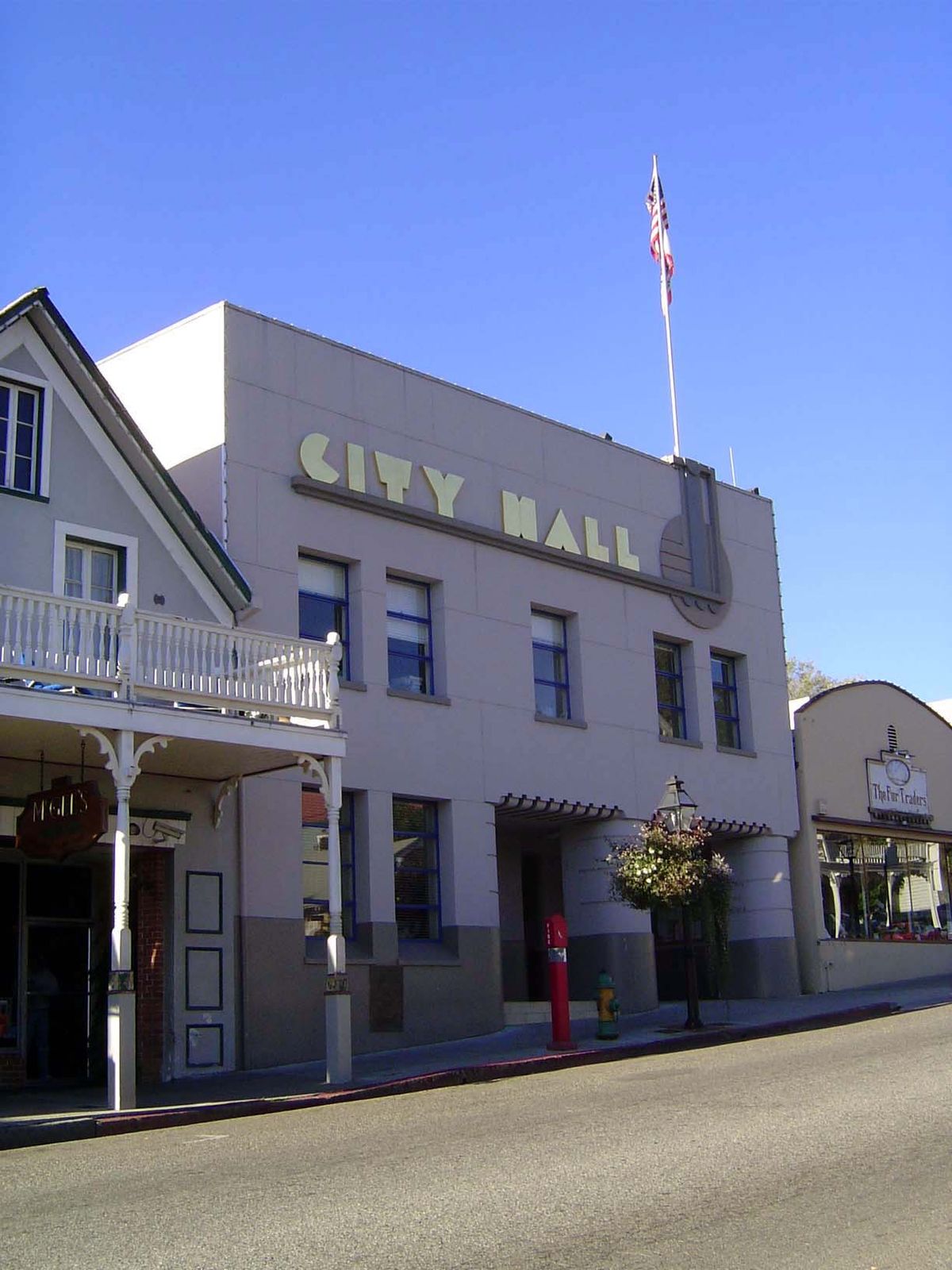 The town went through a Deco phase, for example updating its old city hall.