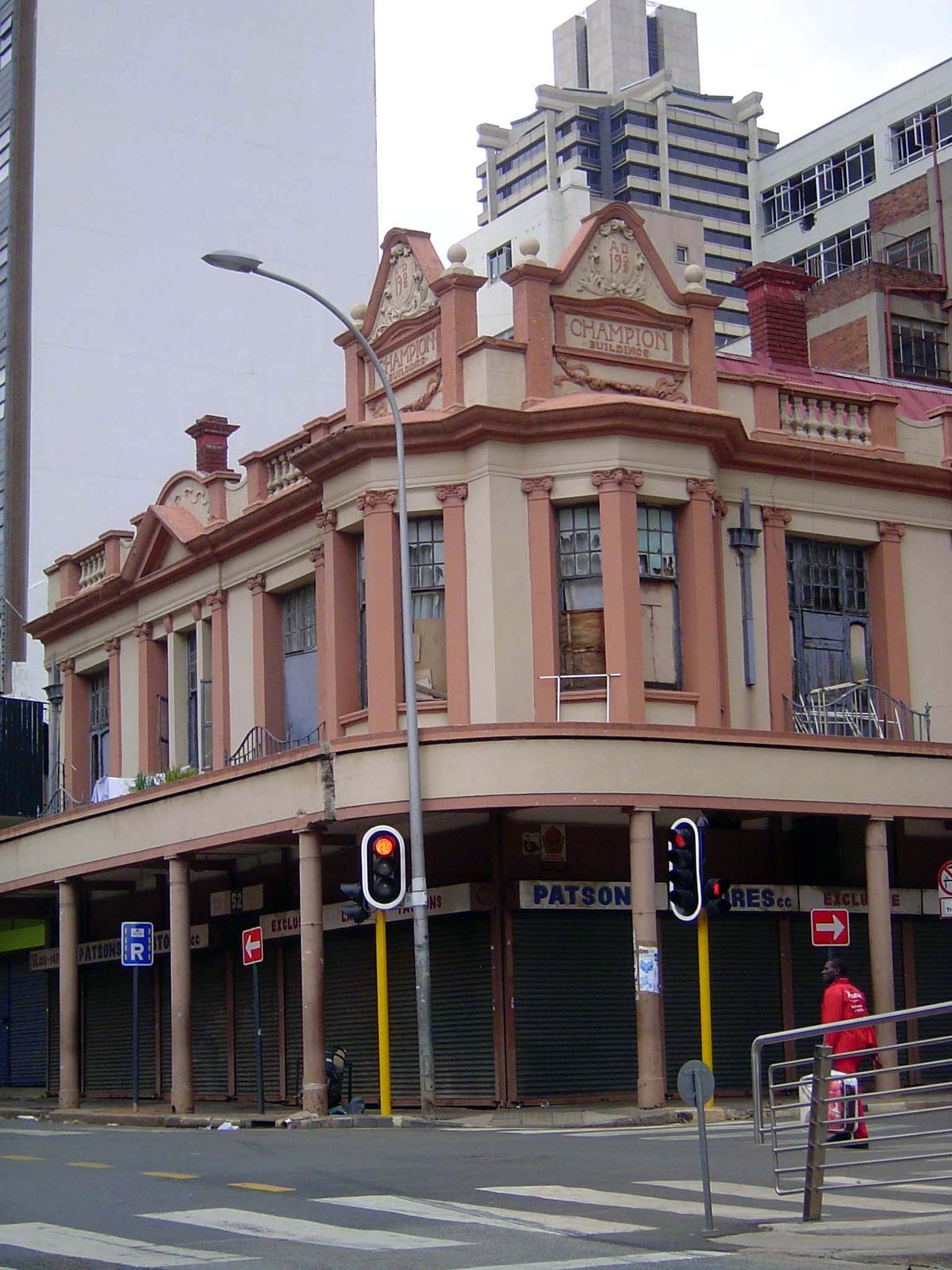 An early example of architectural gravitas, here at the corner of Market and Kort. Dutch influence, seen here in the gable, would begin to d