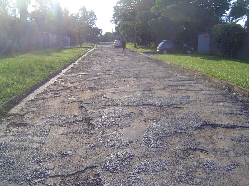 Here we are on Kasusu Road formerly Cape Close. This is or was a very prosperous residential neighborhood.