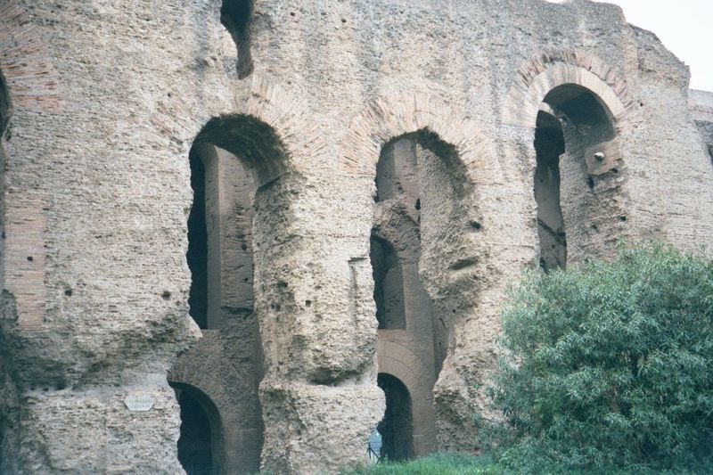 The Palatine received water from the Palatine Aqueduct, an extension of the 45-mile Claudian Aqueduct. Here are some of its arches on the ea