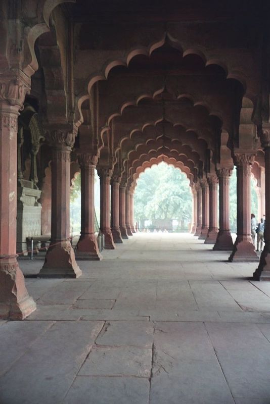 The Diwan-i-Am is open on three sides and consists of nine bays, each of three engrailed arches. It looks barren, but the sandstone was form