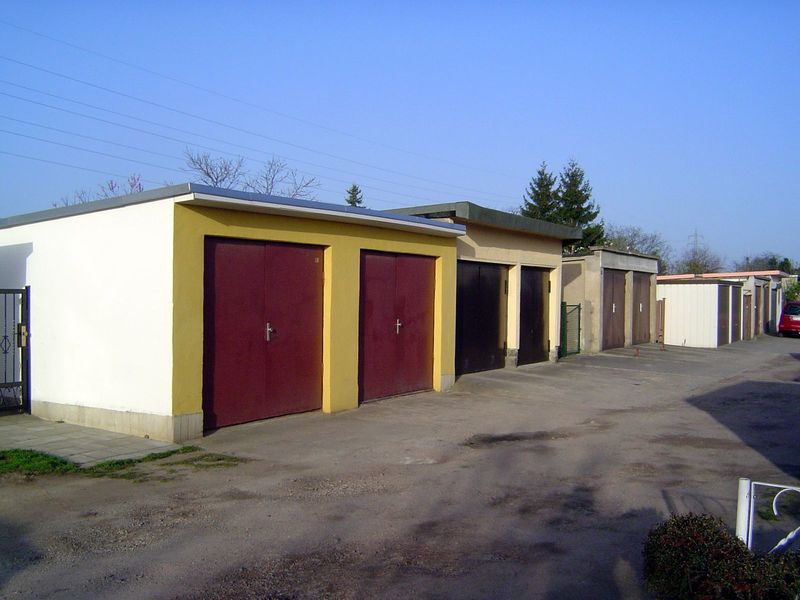 Much of the alley frontage is now occupied by garages.