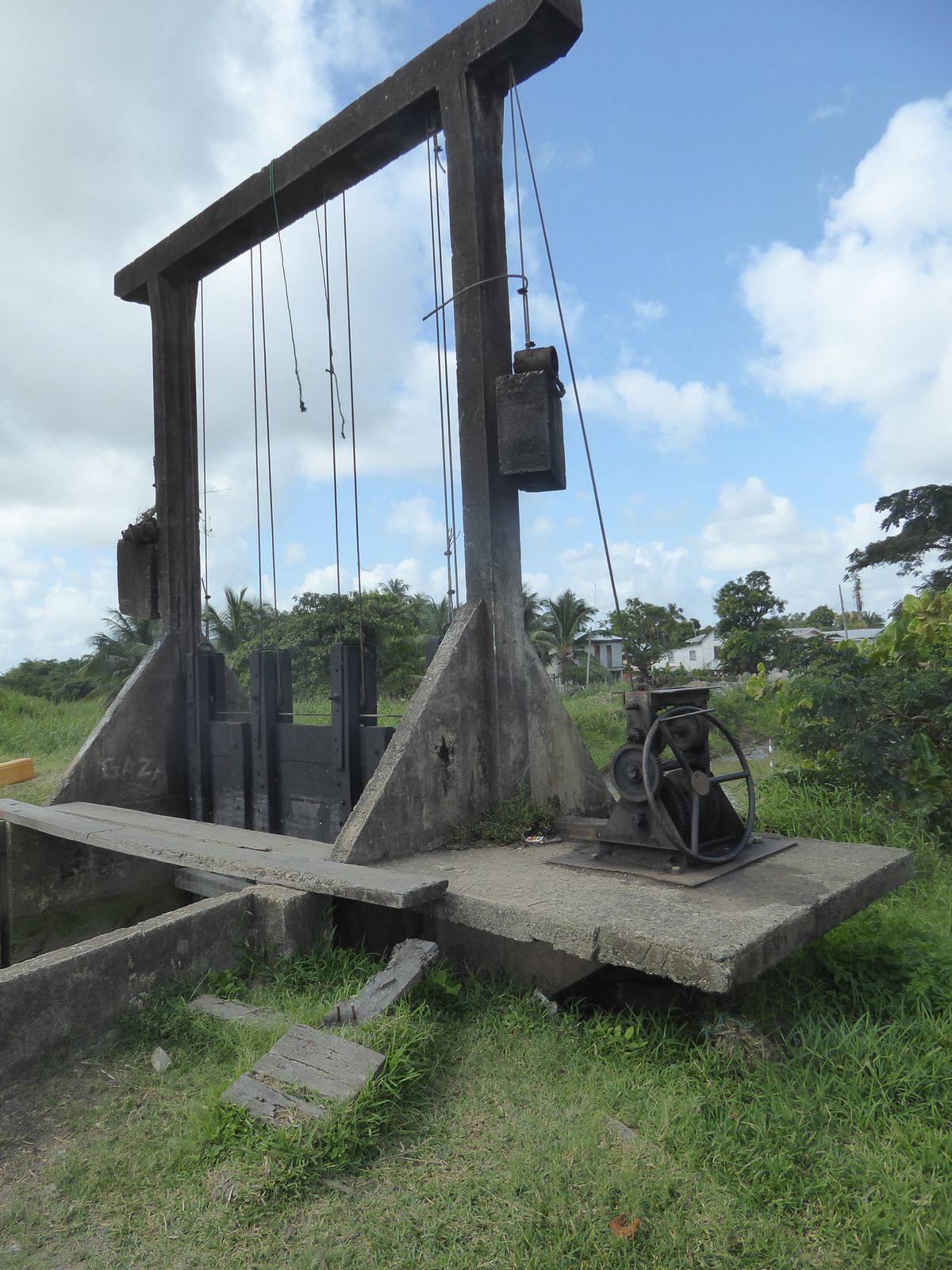 Since we're over here, we'll look a bit more at the coastal fringe. Of course it has kokers.