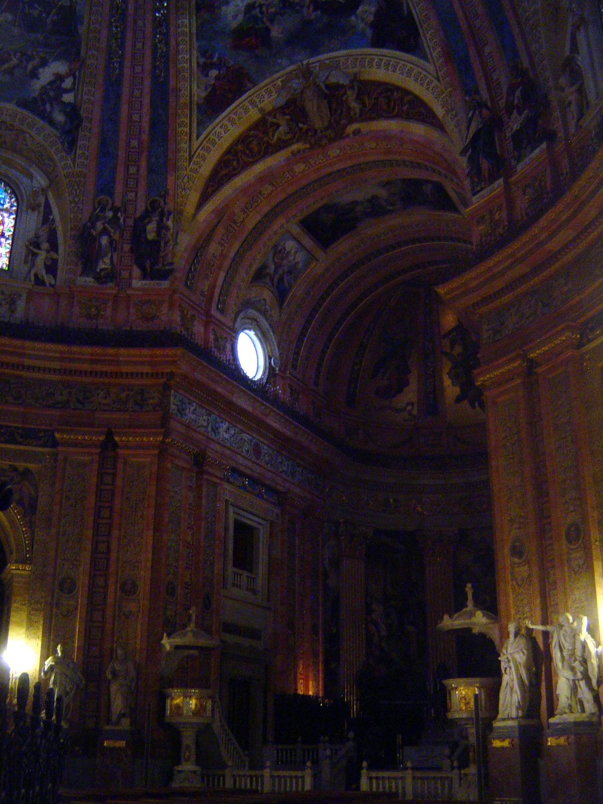The interior of San Francisco dwarfs Rome's Pantheon.