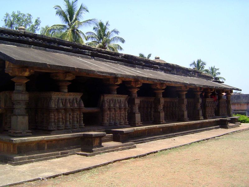 And here it is, unsigned and scarcely visited. Kalla-Gudi is the name assigned by Henry Cousens in The Chalukyan Architecture of the Kanares