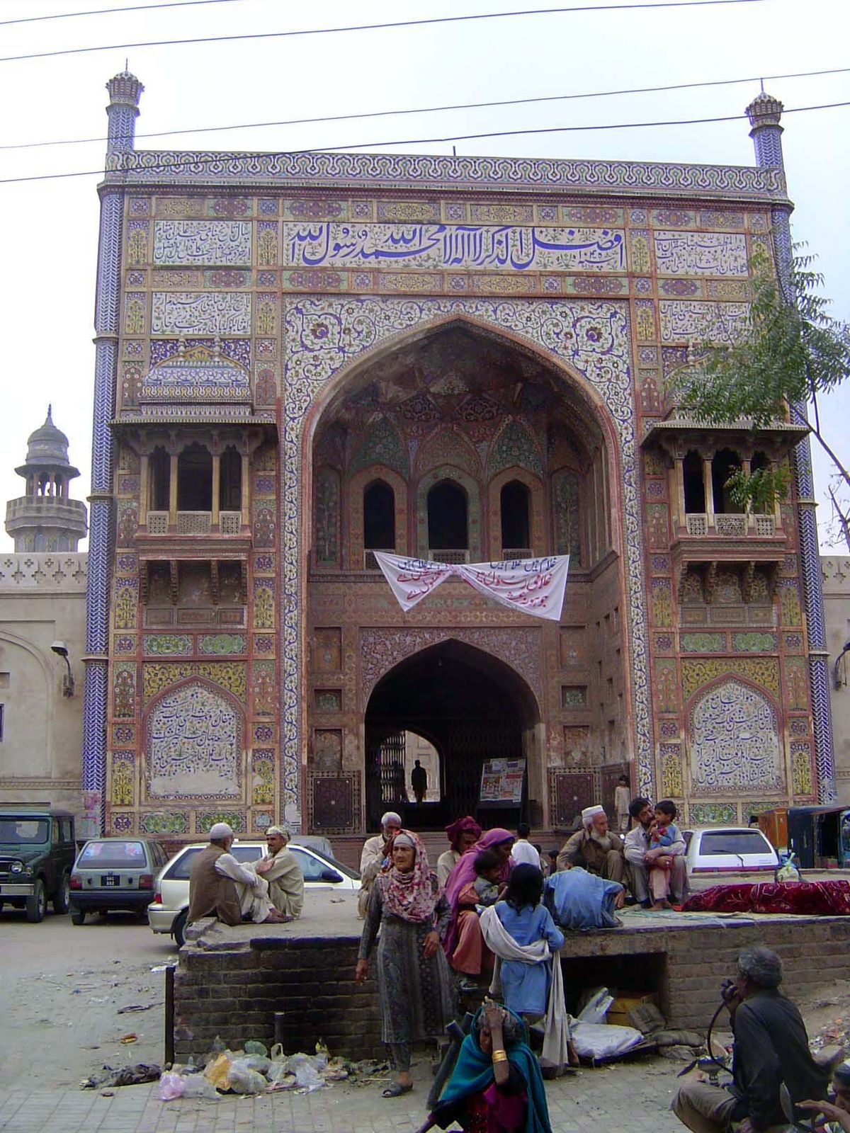 The mosque's entrance in context.