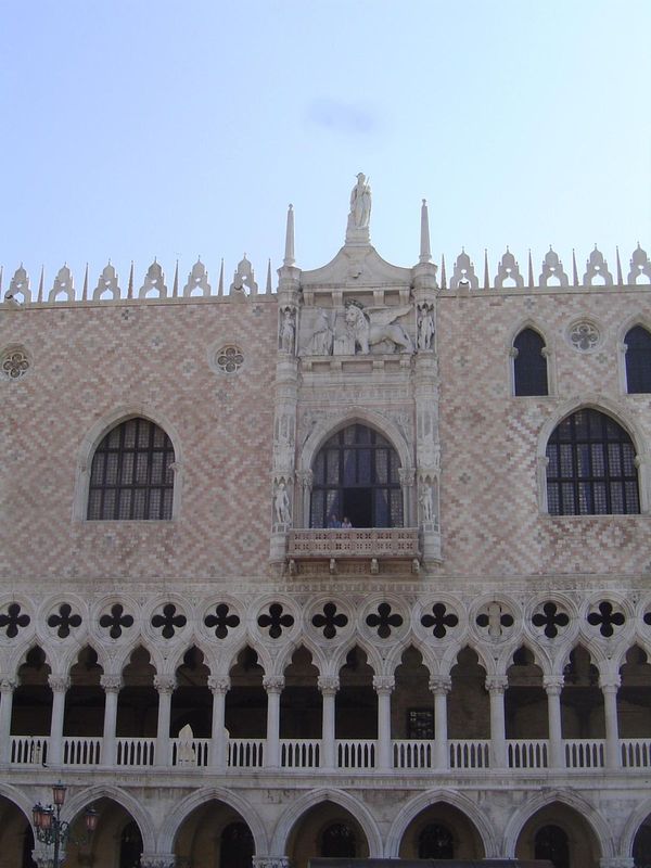A detail of the long facade. There are two arcades, the lower one deeper: the top floor, in other words, has more space than the floor below