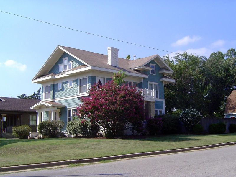 Facing that boulevard, at 1201 38th, is this house from 1919.