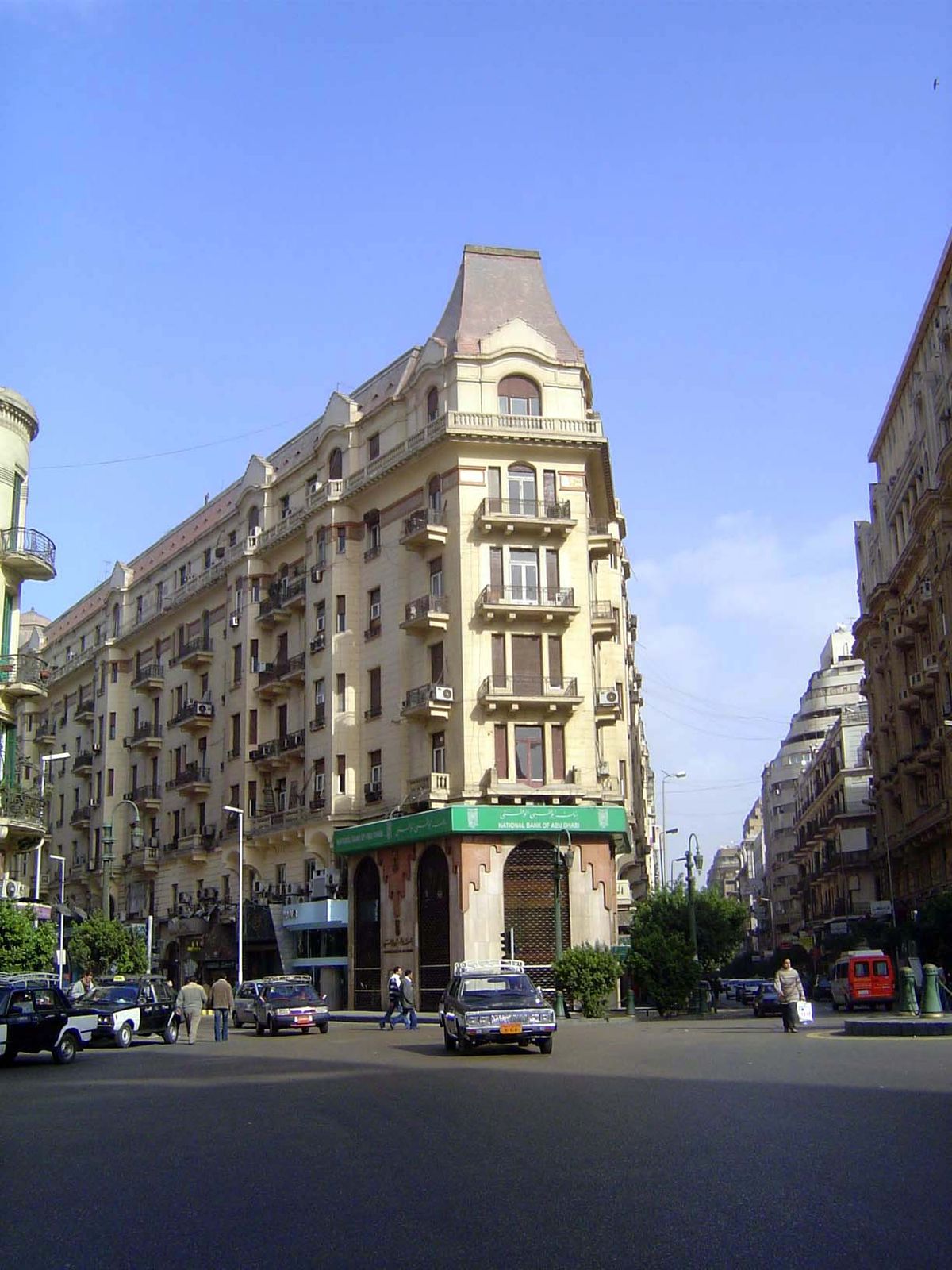 At the same corner: the mansarded Savoy Hotel. In the 1920s it housed the Land Registration Archives.