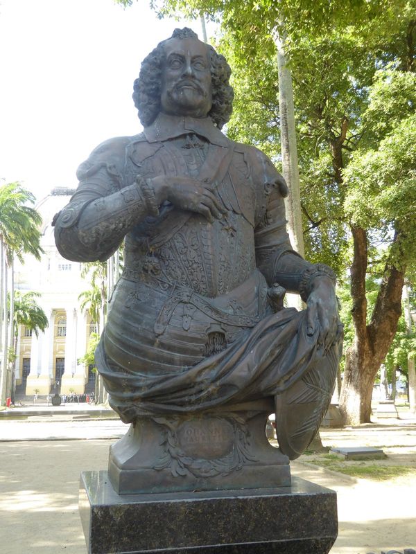 Here's Johannes Mauritius, Count Maurits of Nassau-Siegan, the Dutch governor of Pernambuco from 1637 to 1644. He sits in a block-square par