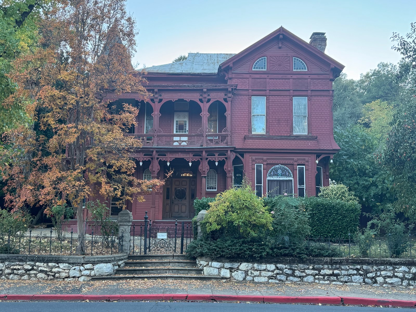 Now we're talking.  Sonora had houses that needed servants.