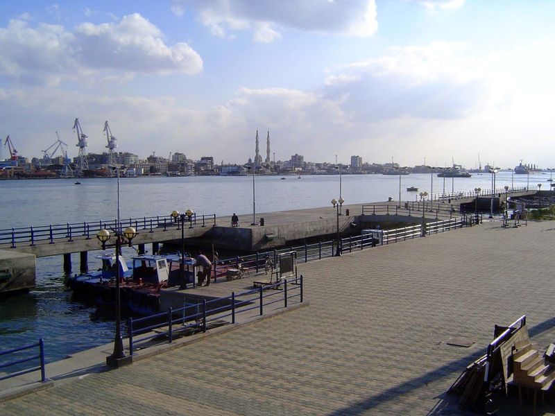 From about the same spot looking south into the canal.