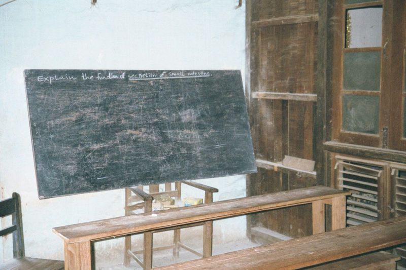 It's presently a private school, here with a fragment of a science class, taught in English.