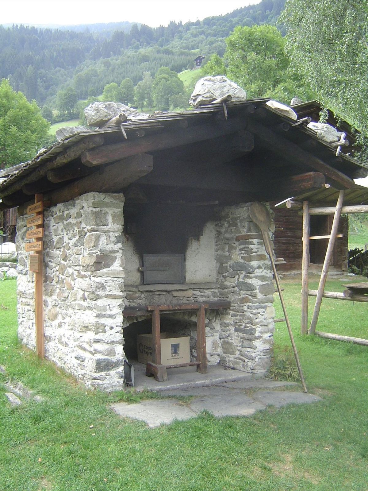 Oven.