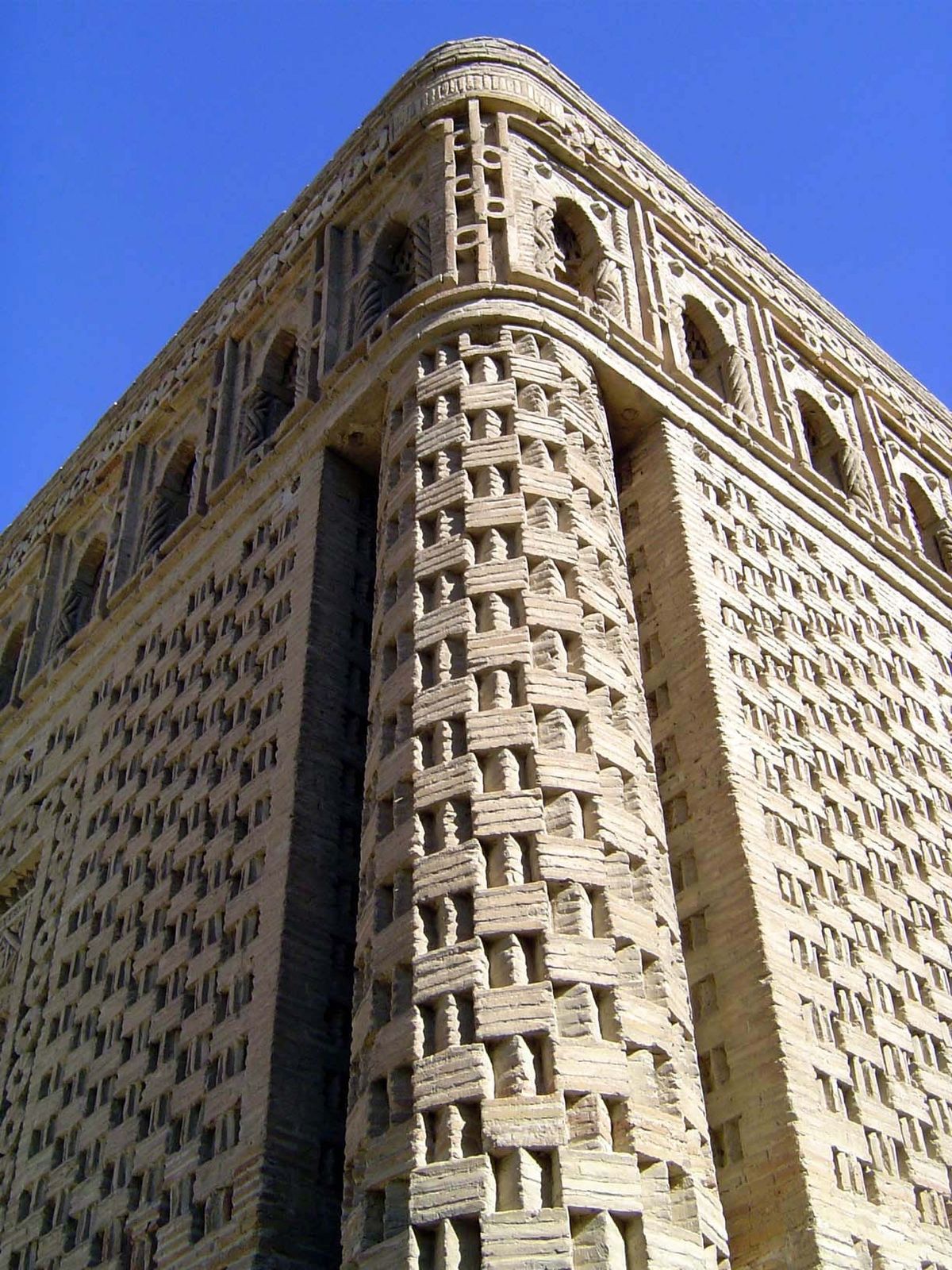 Decorative columns of basket-weave brick.