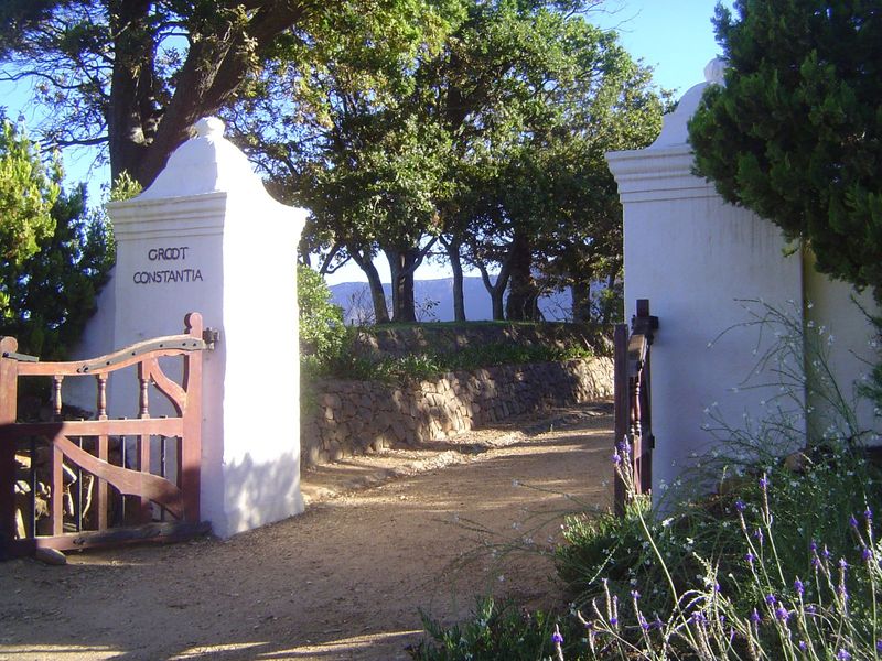 We're half a dozen miles to the south, along the east slope of Table Mountain.