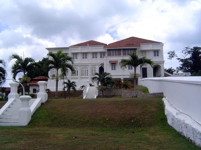 In 1997, the old governor's house was off-limits and marked by a fence with signs showing a policeman taking aim with a rifle. Fifteen years