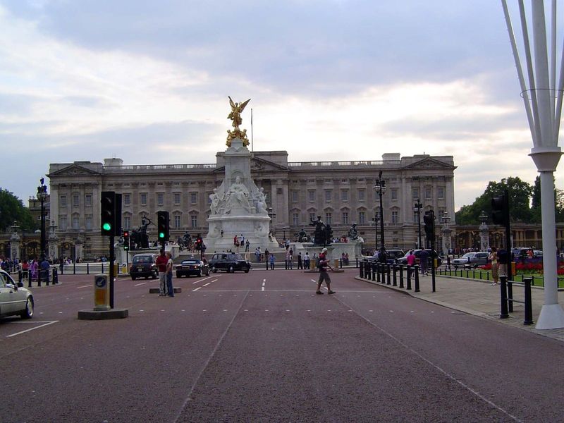 Pride of place presumably goes to the monarchy, here with the Victoria Monument by Thomas Brock, 1911.