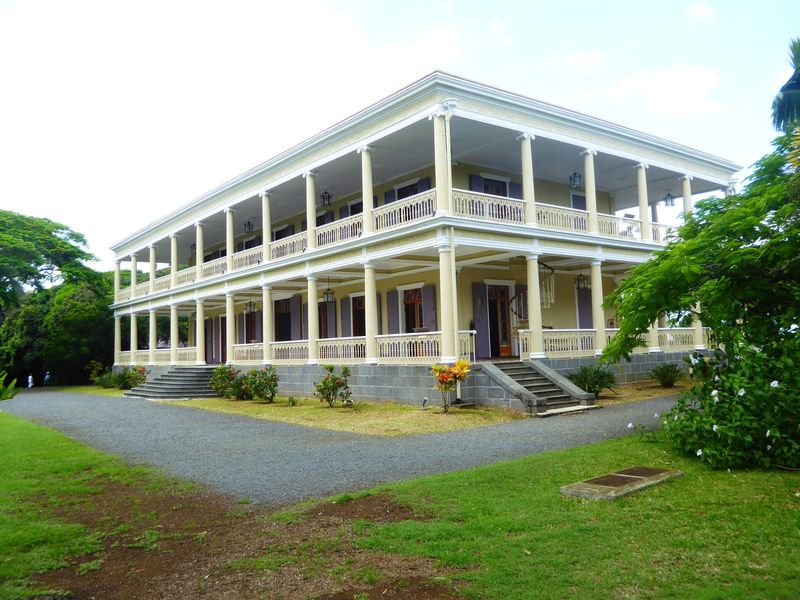 Yes, it was a driveway, specifically the driveway of the Chateau de Labourdonnais, a restored plantation house from 1859 and now on the tour