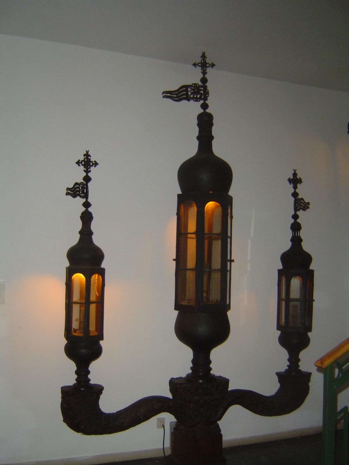 Inside the naval museum, there's a triple lantern that once indicated the presence of an admiral on board a flagship galley. In the 16th cen