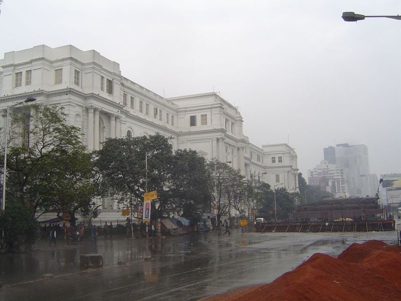 Or you can soldier on south to Chowringhee, once the "Broadway of Calcutta." You'll pass this building, the famous Indian Museum, completed 