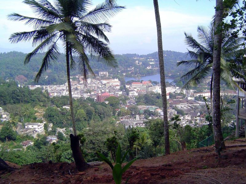 Established as a capital in 1511, Kandy had two dynasties and a total of 12 kings before the British took over in 1815. Then, as now, the to