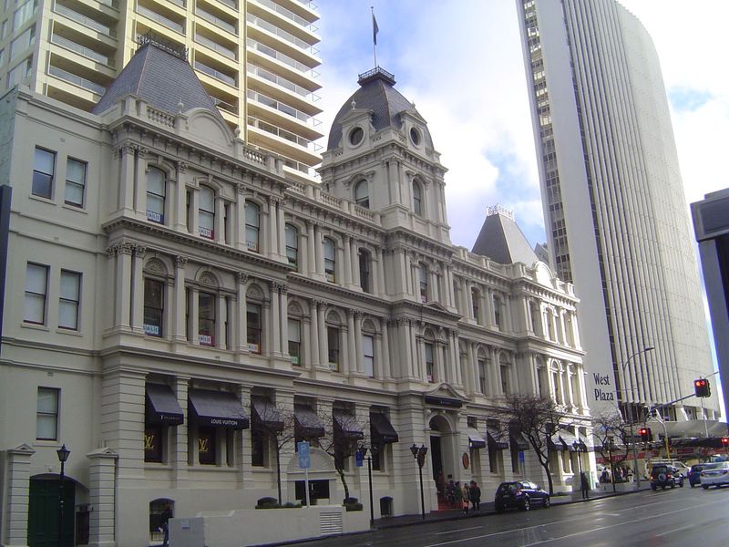 Those pesky Americans get around. Here's another example: it's the Old Custom House, from 1889. The Customs officials occupied the ground fl