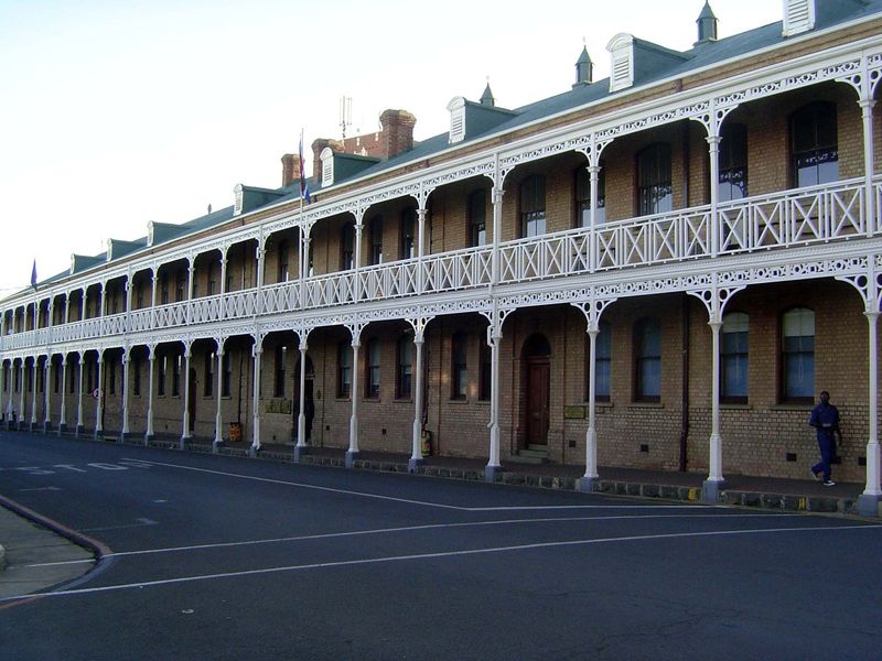About as understated as can be, this is the head office of De Beers, as extended by 1904.