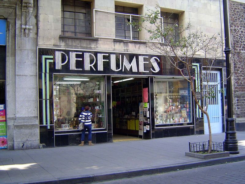 Art Deco on the Calle de Tacuba.