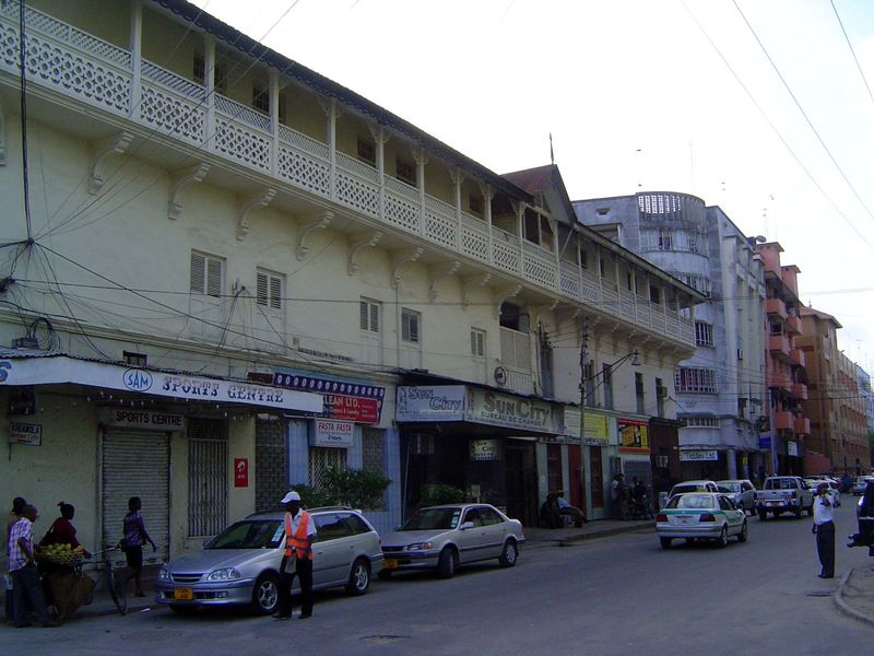 Meanwhile the German and the British city had a commercial district, its buildings hardly changed since the 1950s.