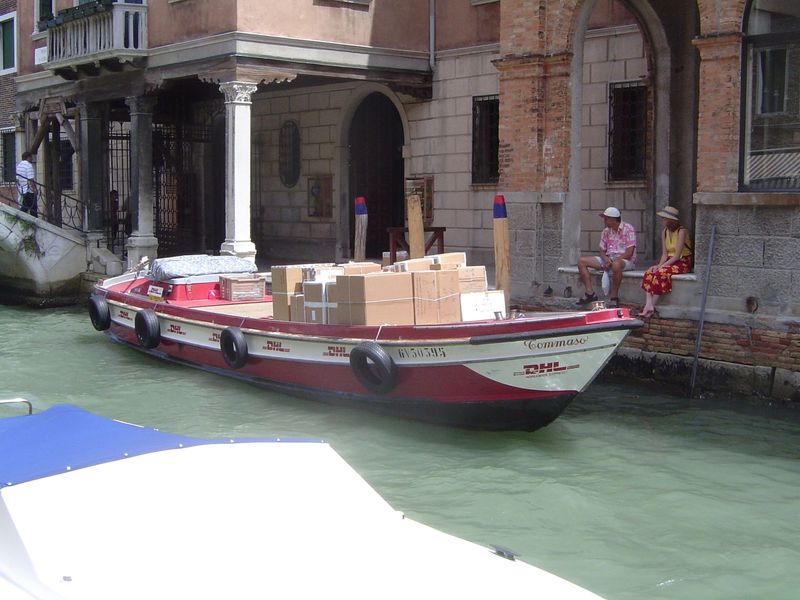 Need it in a hurry? Not to worry: DHL at your service—in this case, for glassware at the neighboring island of Murano.
