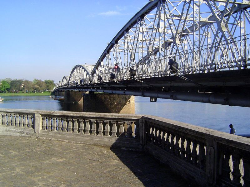 Modern Hue begins with the Trang Tien bridge, which was opened in 1899 but had to be rebuilt several times, including in the aftermath of Fe