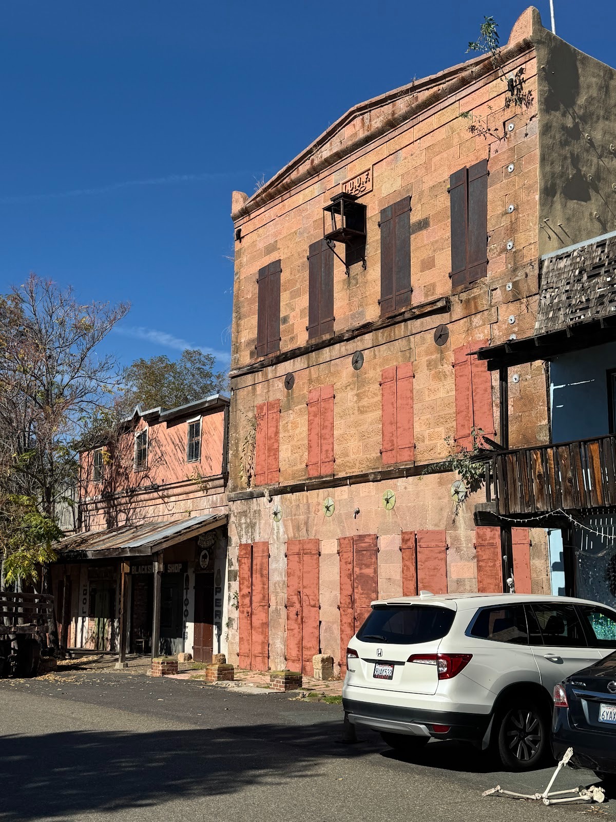 This IOOF building was built in 1854 with two stories and then raised with a third in 1861 after the IOOF bought it so the organization woul