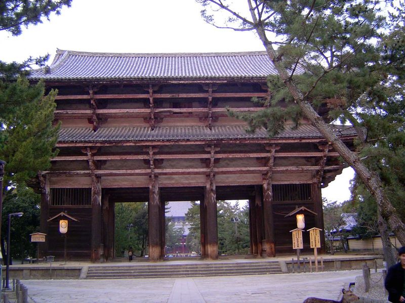 Here's the Nandaimon, the temple's "South Great Gate," maybe a 10- or 15-minute walk from the Kintetsu railroad station. The gate has been h