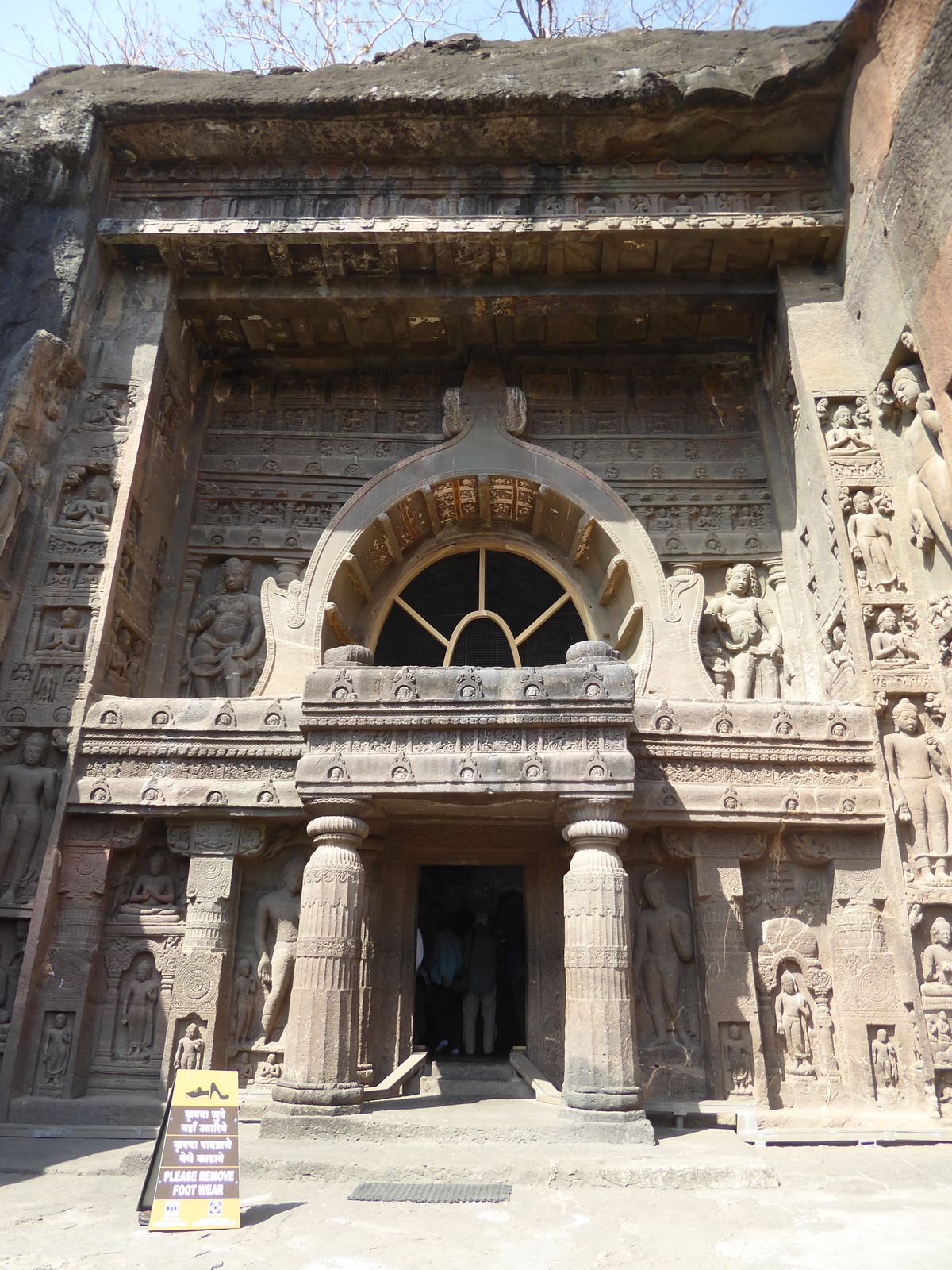 We've jumped to the third chaitya, Cave 19. Yes, yes, we'll go back and look inside 9 and 10 later. Right now, I just want to notice the con