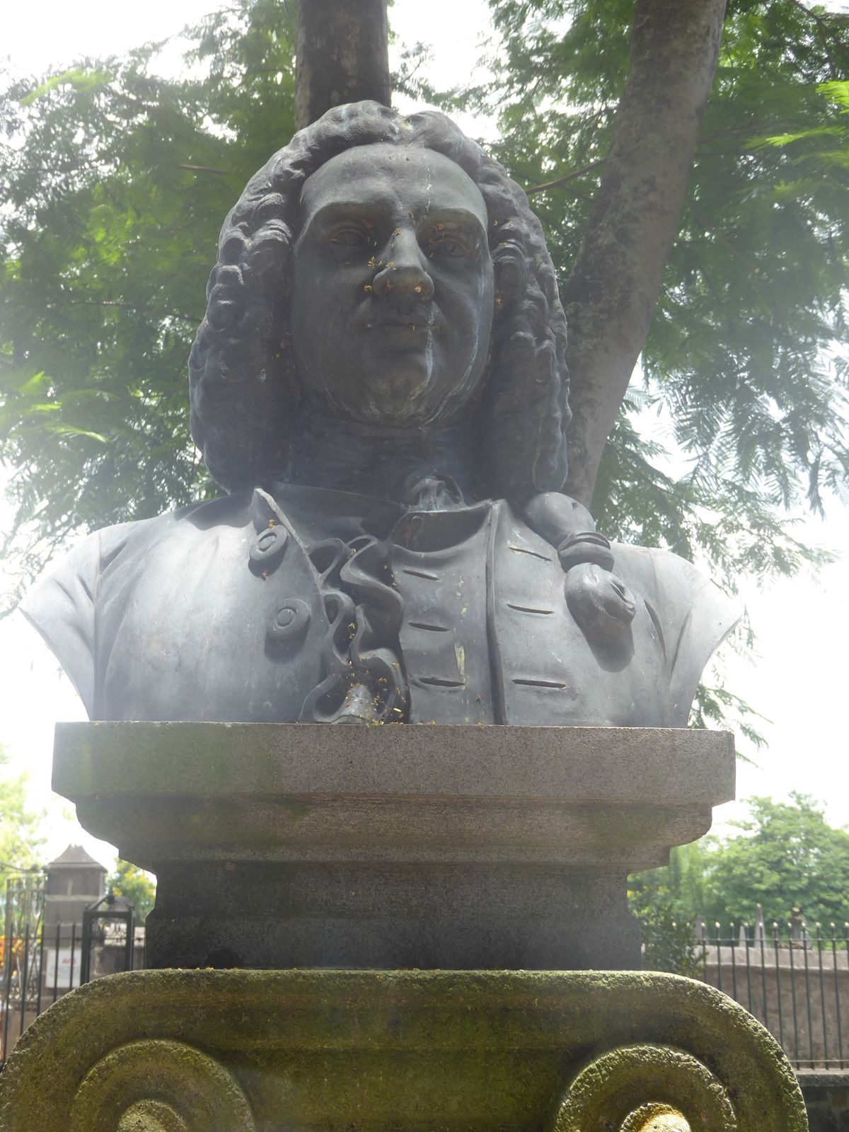 And out in front of the church there's a bust of unlucky La Bourdonnais.