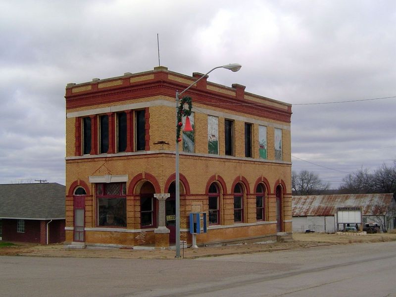 Farther south on the abandoned Santa Fe line is Wanette, a town now of 400 people, maybe. This is the main intersection, with its former ban