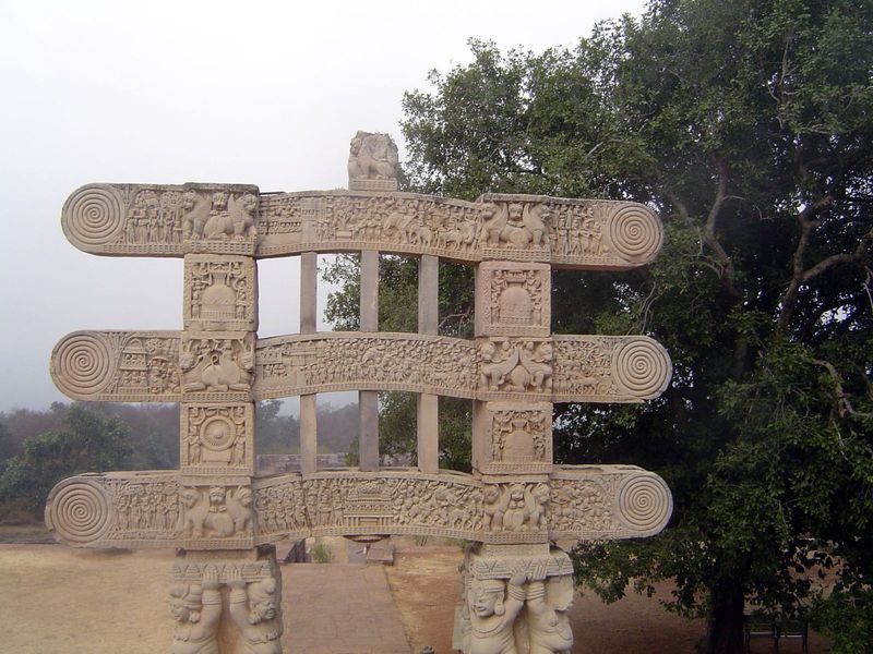 Here's the rear of the west gateway. The top one shows transport of relics and the middle one the siege of Kushinagar.
