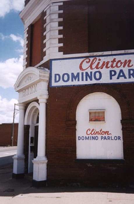 The once-upon-a-time center of Clinton, population 9,300. The action has shifted toward the freeway.